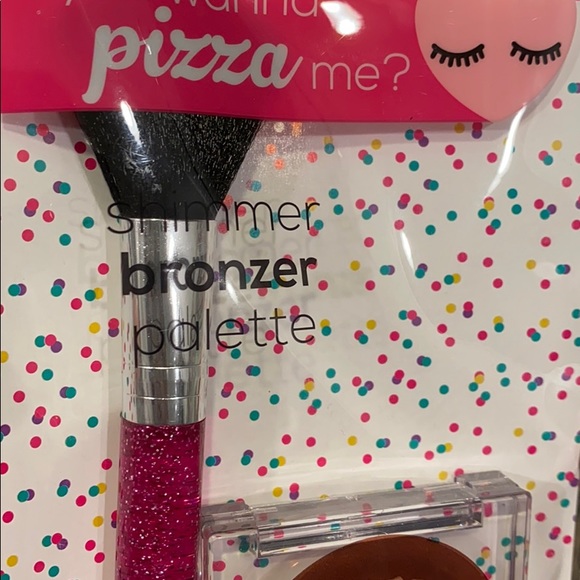 NWT❗️LuLu Girls shimmer bronzer palette - Picture 4 of 4